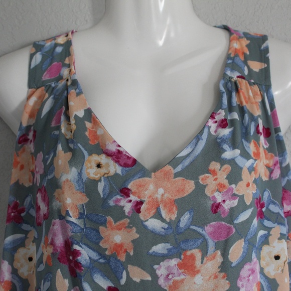 a floral beauty - Picture 3 of 5